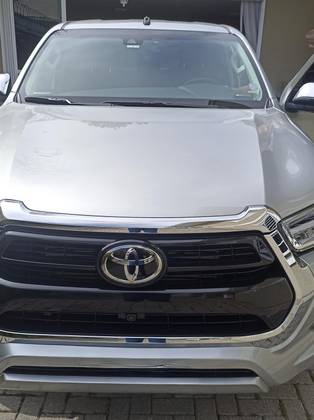 TOYOTA HILUX 2.8 D-4D TURBO DIESEL CD SRX LIMITED 4X4 AUTOMÁTICO